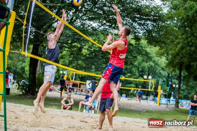 Zdjęcie w galerii na portalu naszraciborz.pl: Mistrzostwa Raciborza w siatkówce plażowej OPEN wiadomości z regionu