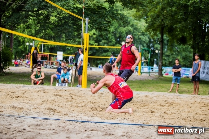 Zdjęcie w galerii na portalu naszraciborz.pl: Mistrzostwa Raciborza w siatkówce plażowej OPEN wiadomości z regionu