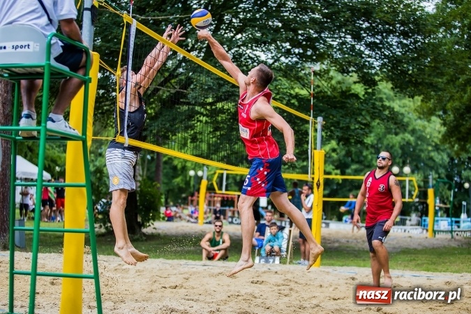 Zdjęcie w galerii na portalu naszraciborz.pl: Mistrzostwa Raciborza w siatkówce plażowej OPEN wiadomości z regionu