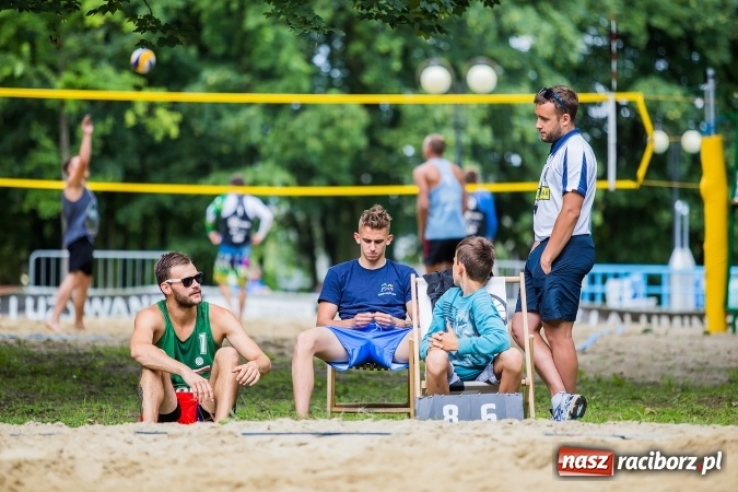 Zdjęcie w galerii na portalu naszraciborz.pl: Mistrzostwa Raciborza w siatkówce plażowej OPEN wiadomości z regionu