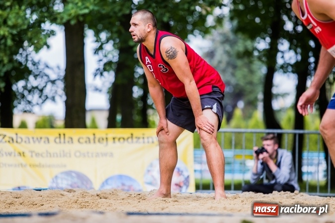 Zdjęcie w galerii na portalu naszraciborz.pl: Mistrzostwa Raciborza w siatkówce plażowej OPEN wiadomości z regionu