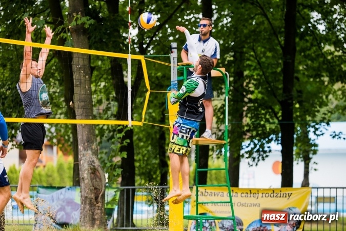 Zdjęcie w galerii na portalu naszraciborz.pl: Mistrzostwa Raciborza w siatkówce plażowej OPEN wiadomości z regionu