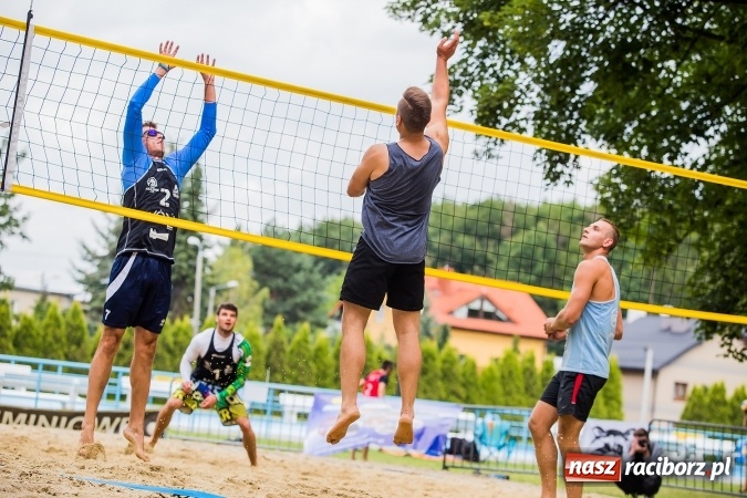 Zdjęcie w galerii na portalu naszraciborz.pl: Mistrzostwa Raciborza w siatkówce plażowej OPEN wiadomości z regionu