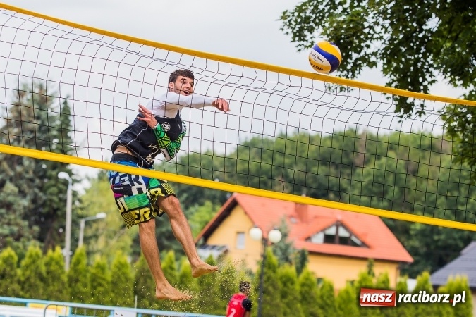 Zdjęcie w galerii na portalu naszraciborz.pl: Mistrzostwa Raciborza w siatkówce plażowej OPEN wiadomości z regionu