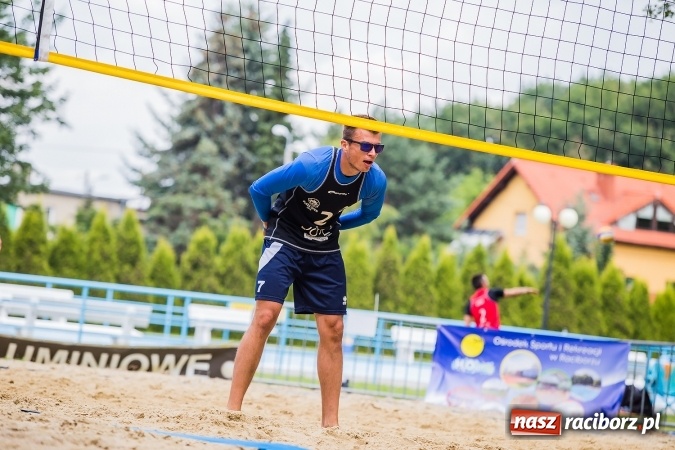 Zdjęcie w galerii na portalu naszraciborz.pl: Mistrzostwa Raciborza w siatkówce plażowej OPEN wiadomości z regionu