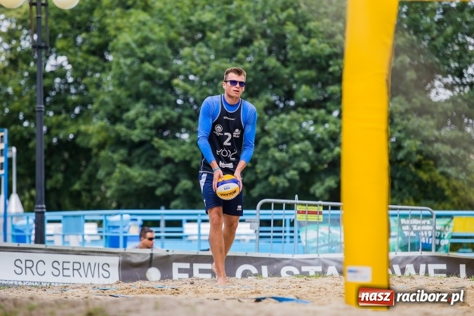 Zdjęcie w galerii na portalu naszraciborz.pl: Mistrzostwa Raciborza w siatkówce plażowej OPEN wiadomości z regionu