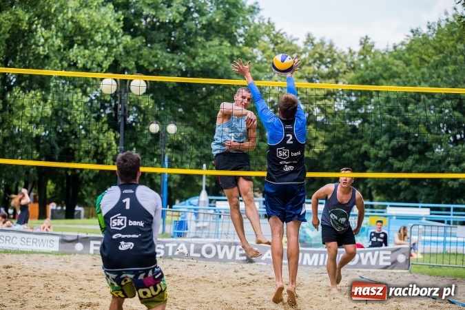 Zdjęcie w galerii na portalu naszraciborz.pl: Mistrzostwa Raciborza w siatkówce plażowej OPEN wiadomości z regionu