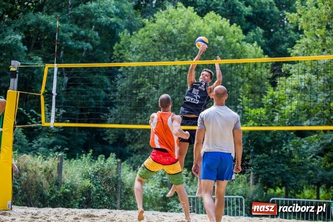 Zdjęcie w galerii na portalu naszraciborz.pl: Mistrzostwa Raciborza w siatkówce plażowej OPEN wiadomości z regionu