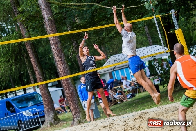 Zdjęcie w galerii na portalu naszraciborz.pl: Mistrzostwa Raciborza w siatkówce plażowej OPEN wiadomości z regionu