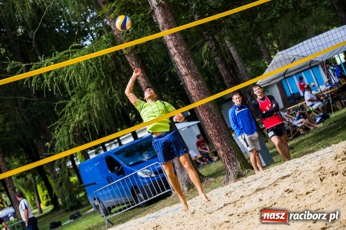 Zdjęcie w galerii na portalu naszraciborz.pl: Mistrzostwa Raciborza w siatkówce plażowej OPEN wiadomości z regionu