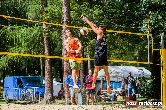 Zdjęcie w galerii na portalu naszraciborz.pl: Mistrzostwa Raciborza w siatkówce plażowej OPEN wiadomości z regionu