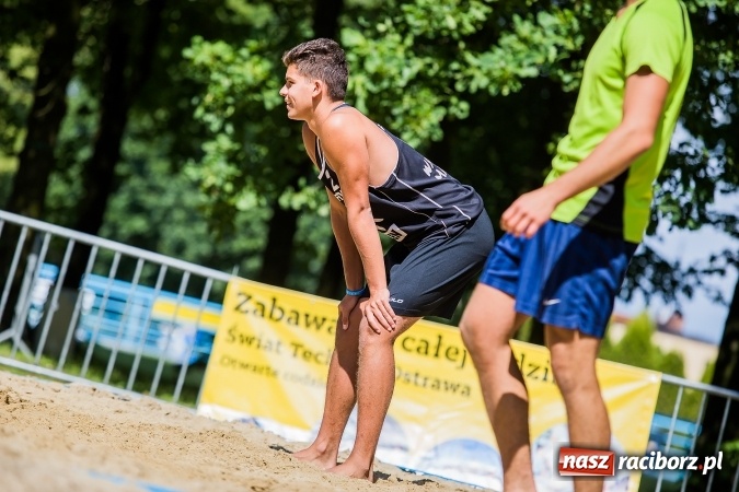 Zdjęcie w galerii na portalu naszraciborz.pl: Mistrzostwa Raciborza w siatkówce plażowej OPEN wiadomości z regionu