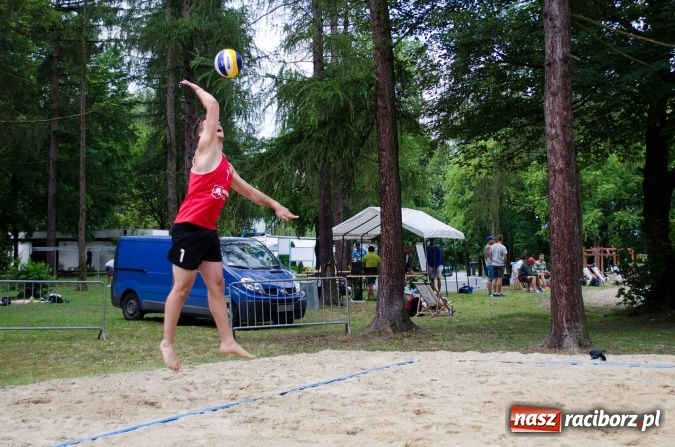 Zdjęcie w galerii na portalu naszraciborz.pl: Mistrzostwa Raciborza w siatkówce plażowej OPEN wiadomości z regionu