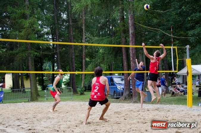 Zdjęcie w galerii na portalu naszraciborz.pl: Mistrzostwa Raciborza w siatkówce plażowej OPEN wiadomości z regionu