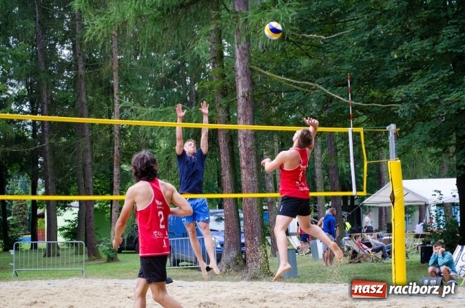 Zdjęcie w galerii na portalu naszraciborz.pl: Mistrzostwa Raciborza w siatkówce plażowej OPEN wiadomości z regionu
