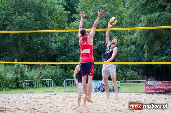 Zdjęcie w galerii na portalu naszraciborz.pl: Mistrzostwa Raciborza w siatkówce plażowej OPEN wiadomości z regionu