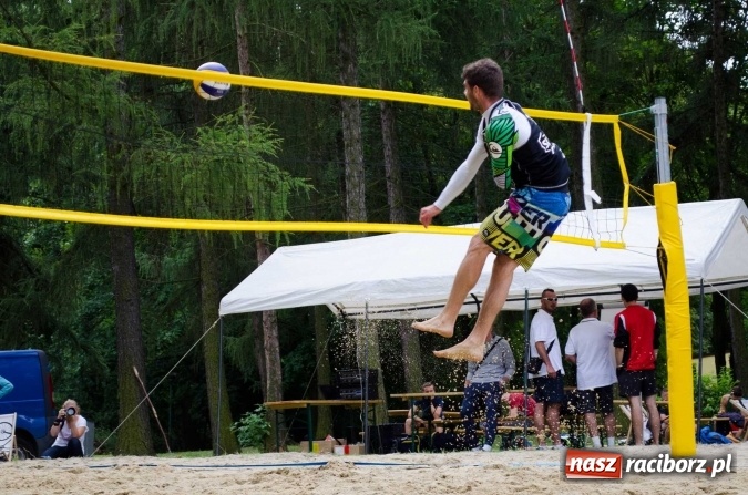 Zdjęcie w galerii na portalu naszraciborz.pl: Mistrzostwa Raciborza w siatkówce plażowej OPEN wiadomości z regionu