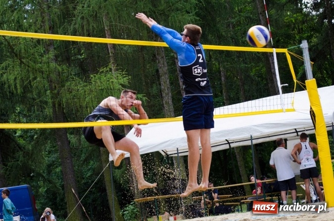 Zdjęcie w galerii na portalu naszraciborz.pl: Mistrzostwa Raciborza w siatkówce plażowej OPEN wiadomości z regionu