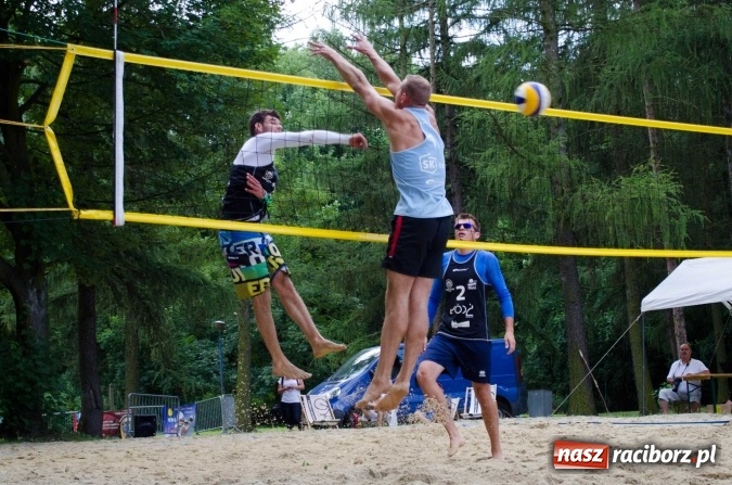 Zdjęcie w galerii na portalu naszraciborz.pl: Mistrzostwa Raciborza w siatkówce plażowej OPEN wiadomości z regionu