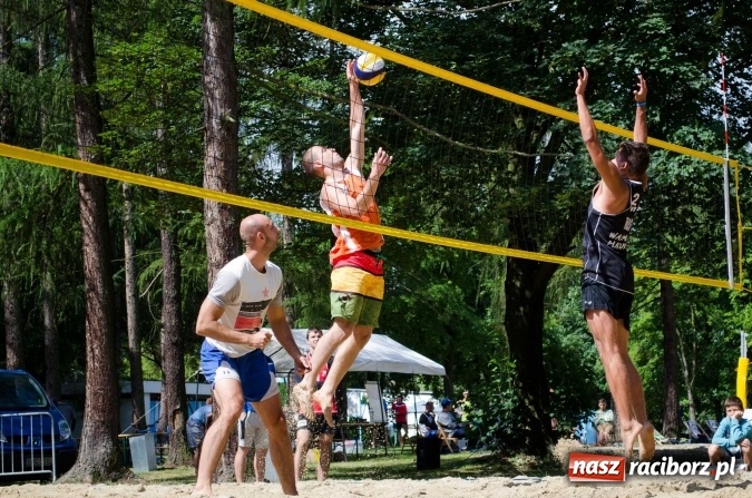 Zdjęcie w galerii na portalu naszraciborz.pl: Mistrzostwa Raciborza w siatkówce plażowej OPEN wiadomości z regionu