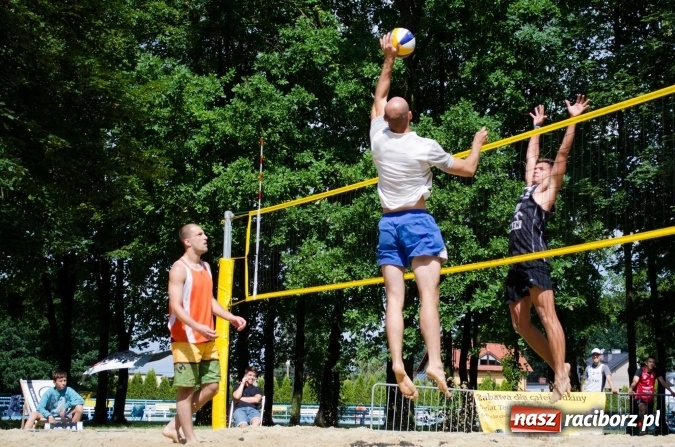 Zdjęcie w galerii na portalu naszraciborz.pl: Mistrzostwa Raciborza w siatkówce plażowej OPEN wiadomości z regionu