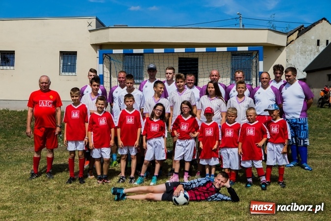 Zdjęcie w galerii na portalu naszraciborz.pl: Rodzice kontra dzieci - doroczny mecz w Bojanowie wiadomości z regionu