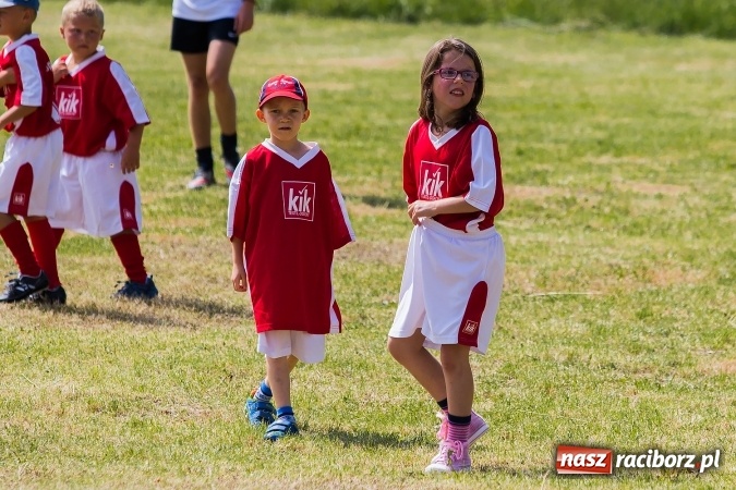 Zdjęcie w galerii na portalu naszraciborz.pl: Rodzice kontra dzieci - doroczny mecz w Bojanowie wiadomości z regionu