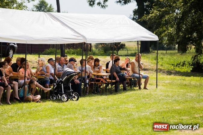 Zdjęcie w galerii na portalu naszraciborz.pl: Rodzice kontra dzieci - doroczny mecz w Bojanowie wiadomości z regionu