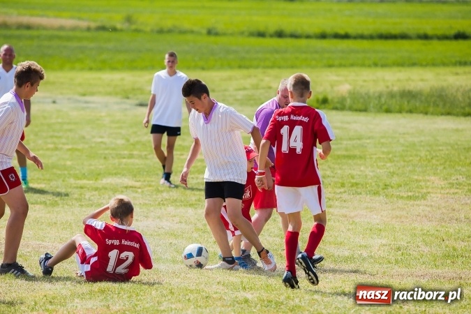 Zdjęcie w galerii na portalu naszraciborz.pl: Rodzice kontra dzieci - doroczny mecz w Bojanowie wiadomości z regionu