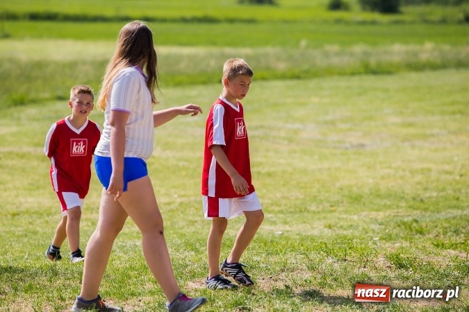 Zdjęcie w galerii na portalu naszraciborz.pl: Rodzice kontra dzieci - doroczny mecz w Bojanowie wiadomości z regionu