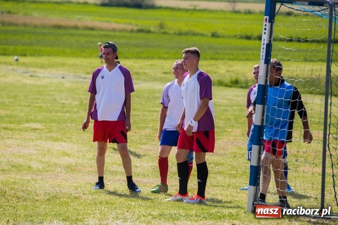 Zdjęcie w galerii na portalu naszraciborz.pl: Rodzice kontra dzieci - doroczny mecz w Bojanowie wiadomości z regionu