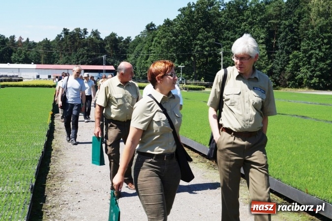 Zdjęcie w galerii na portalu naszraciborz.pl: Szk&oacute;łka kontenerowa w Nędzy wzorem technologicznym dla Europy. Konferencja leśnik&oacute;w wiadomości z regionu
