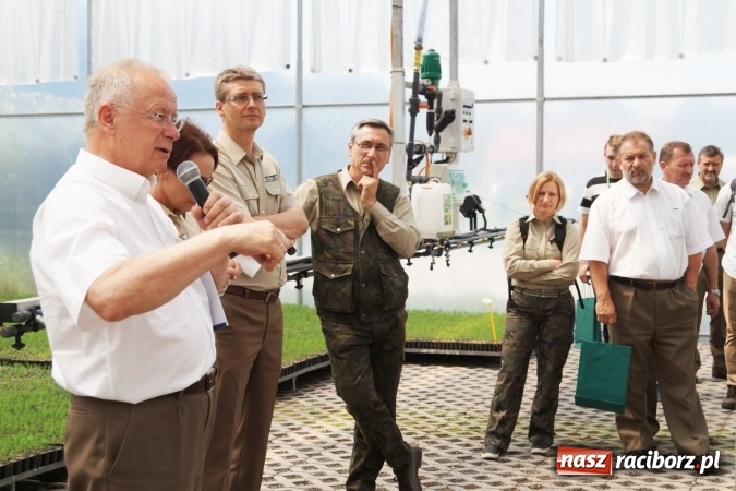 Zdjęcie w galerii na portalu naszraciborz.pl: Szk&oacute;łka kontenerowa w Nędzy wzorem technologicznym dla Europy. Konferencja leśnik&oacute;w wiadomości z regionu