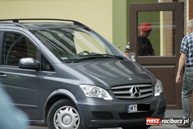 Zdjęcie w galerii na portalu naszraciborz.pl: Mamy komunikat Prokuratury Krajowej w sprawie wydarzeń z Raciborza. Zarzuty dla żołnierzy i policjantów należących do grupy przestępczej z południa Polski wiadomości z regionu