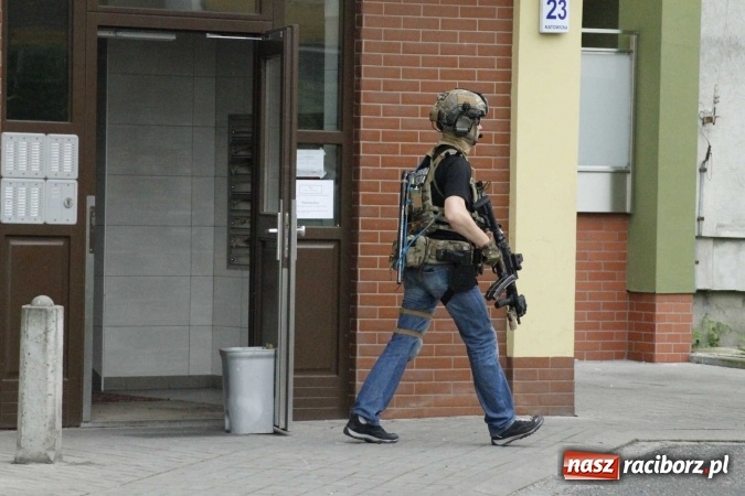 Zdjęcie w galerii na portalu naszraciborz.pl: Mamy komunikat Prokuratury Krajowej w sprawie wydarzeń z Raciborza. Zarzuty dla żołnierzy i policjantów należących do grupy przestępczej z południa Polski wiadomości z regionu