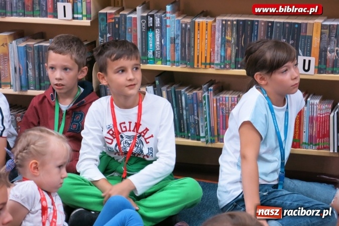 Zdjęcie w galerii na portalu naszraciborz.pl: Historia Polski na wesoło, czyli spotkanie z Kazimierzem Szymeczko w bibliotece wiadomości z regionu