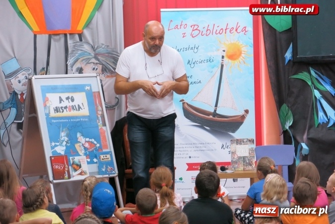Zdjęcie w galerii na portalu naszraciborz.pl: Historia Polski na wesoło, czyli spotkanie z Kazimierzem Szymeczko w bibliotece wiadomości z regionu