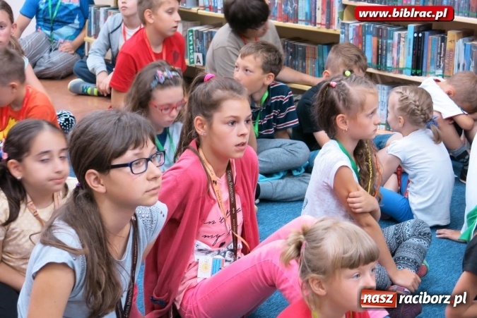Zdjęcie w galerii na portalu naszraciborz.pl: Historia Polski na wesoło, czyli spotkanie z Kazimierzem Szymeczko w bibliotece wiadomości z regionu