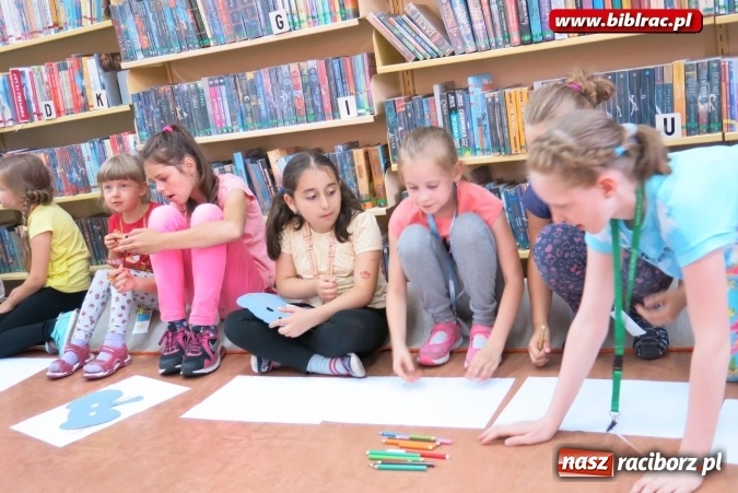 Zdjęcie w galerii na portalu naszraciborz.pl: Historia Polski na wesoło, czyli spotkanie z Kazimierzem Szymeczko w bibliotece wiadomości z regionu