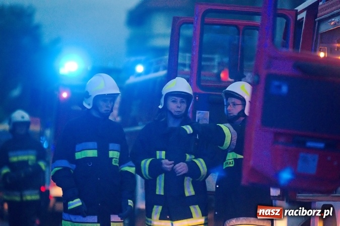 Zdjęcie w galerii na portalu naszraciborz.pl: Przy Kolejowej strażacy uratowali mienie wartości miliona złotych  wiadomości z regionu