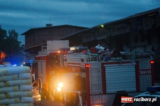 Zdjęcie w galerii na portalu naszraciborz.pl: Przy Kolejowej strażacy uratowali mienie wartości miliona złotych  wiadomości z regionu