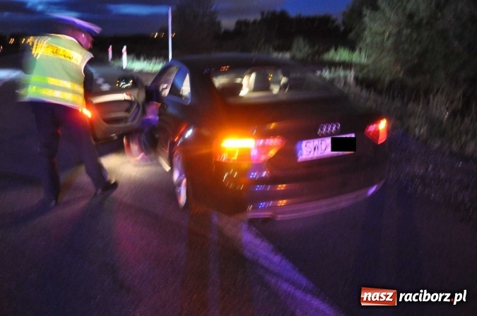 Zdjęcie w galerii na portalu naszraciborz.pl: DK 78 Chałupki-Olza: seat uderzył w TIR-a FOTO wiadomości z regionu