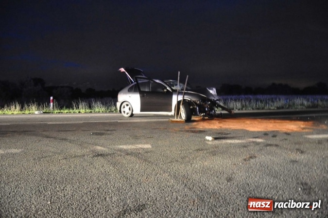 Zdjęcie w galerii na portalu naszraciborz.pl: DK 78 Chałupki-Olza: seat uderzył w TIR-a FOTO wiadomości z regionu