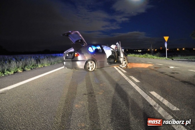 Zdjęcie w galerii na portalu naszraciborz.pl: DK 78 Chałupki-Olza: seat uderzył w TIR-a FOTO wiadomości z regionu