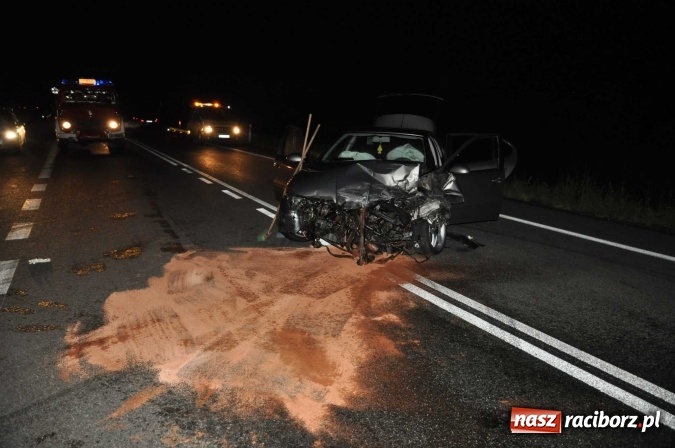Zdjęcie w galerii na portalu naszraciborz.pl: DK 78 Chałupki-Olza: seat uderzył w TIR-a FOTO wiadomości z regionu