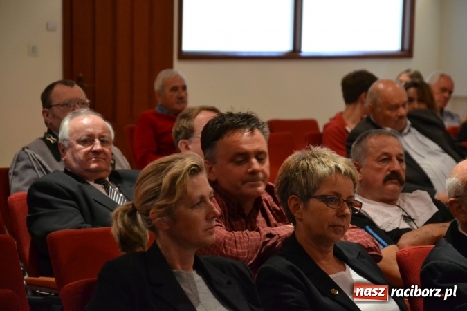 Zdjęcie w galerii na portalu naszraciborz.pl: Plakat Olimpijski - otwarcie wystawy na Zamku Piastowskim  wiadomości z regionu