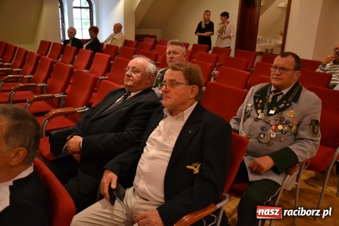 Zdjęcie w galerii na portalu naszraciborz.pl: Plakat Olimpijski - otwarcie wystawy na Zamku Piastowskim  wiadomości z regionu