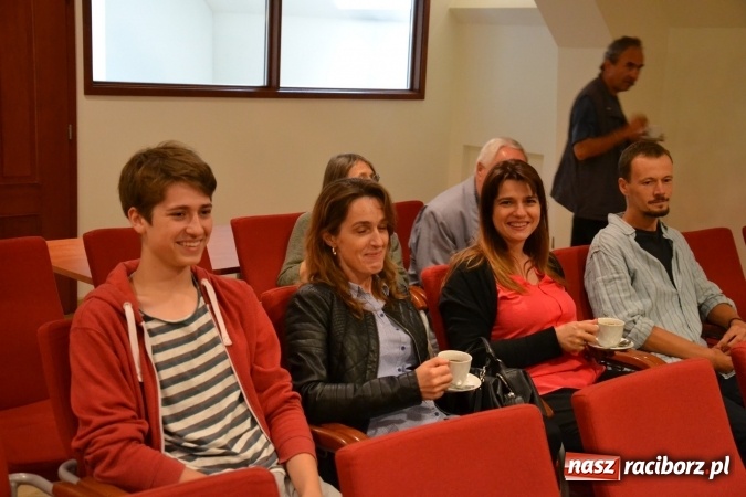 Zdjęcie w galerii na portalu naszraciborz.pl: Plakat Olimpijski - otwarcie wystawy na Zamku Piastowskim  wiadomości z regionu