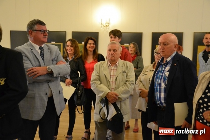 Zdjęcie w galerii na portalu naszraciborz.pl: Plakat Olimpijski - otwarcie wystawy na Zamku Piastowskim  wiadomości z regionu