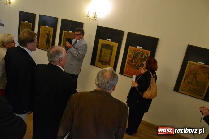 Zdjęcie w galerii na portalu naszraciborz.pl: Plakat Olimpijski - otwarcie wystawy na Zamku Piastowskim  wiadomości z regionu